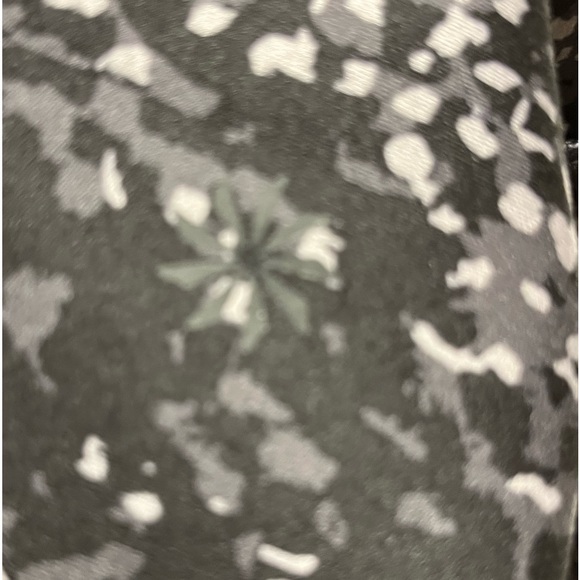 Athleta Salutation II 2 Capri Powervita Serpent 2 side pockets Large - Picture 6 of 10